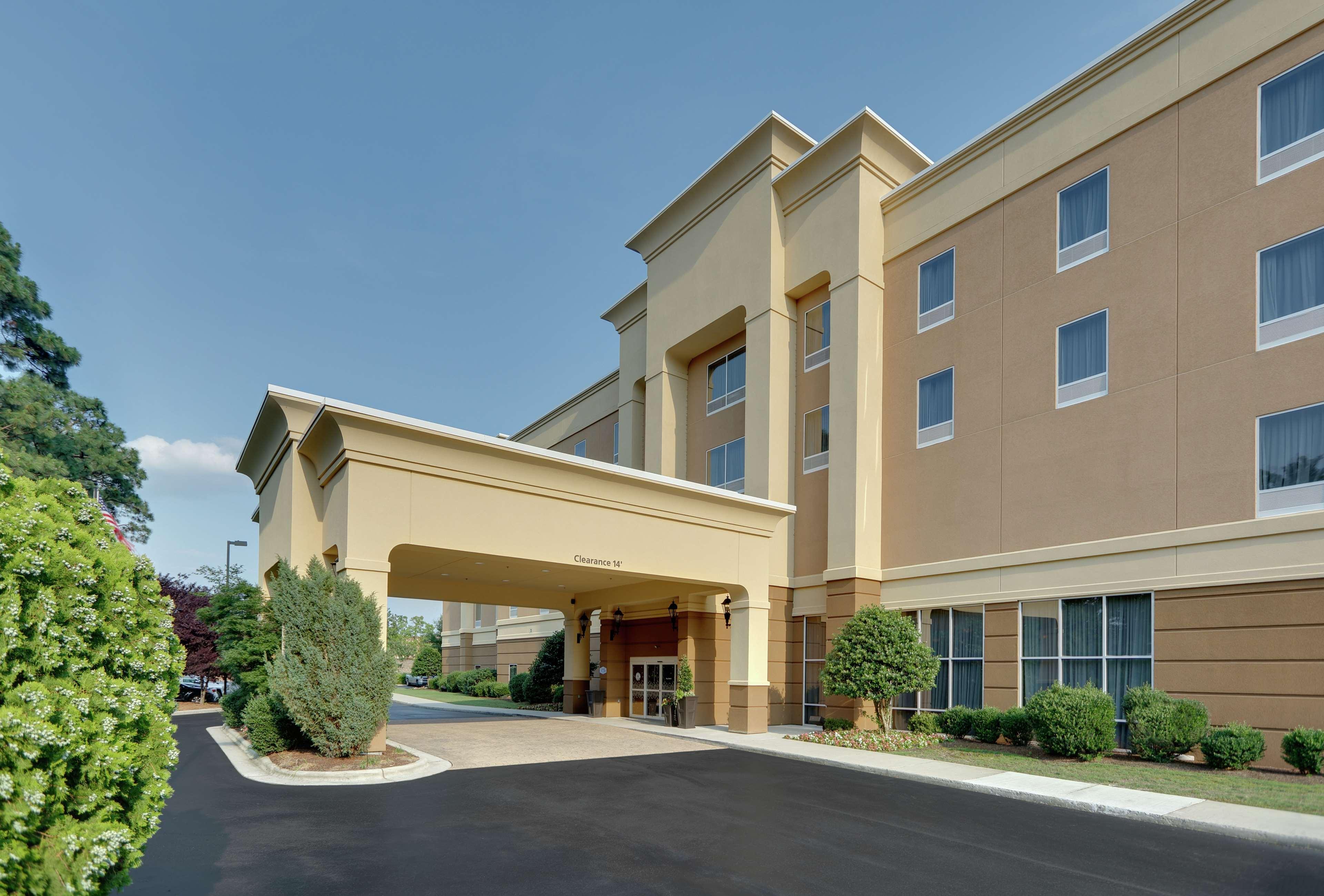 Hampton Inn & Suites Southern Pines-Pinehurst Aberdeen Exterior photo